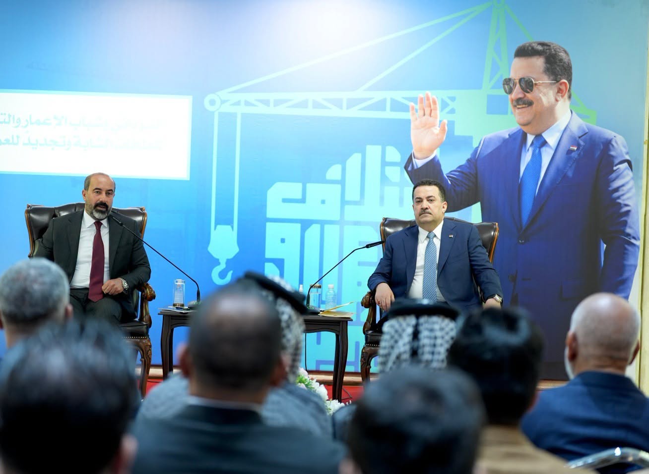 السوداني يبحث مع كفاءات جماهيرية في بغداد مرتكزات بناء الدولة والإصلاح التنموي