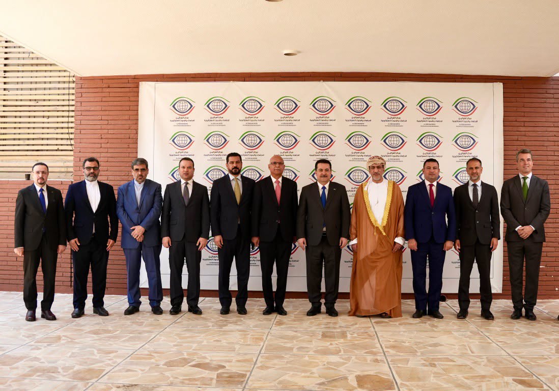 السوداني يفتتح مركز الفراتين للدراسات والبحوث بحضور عدد من المسؤولين والسفراء