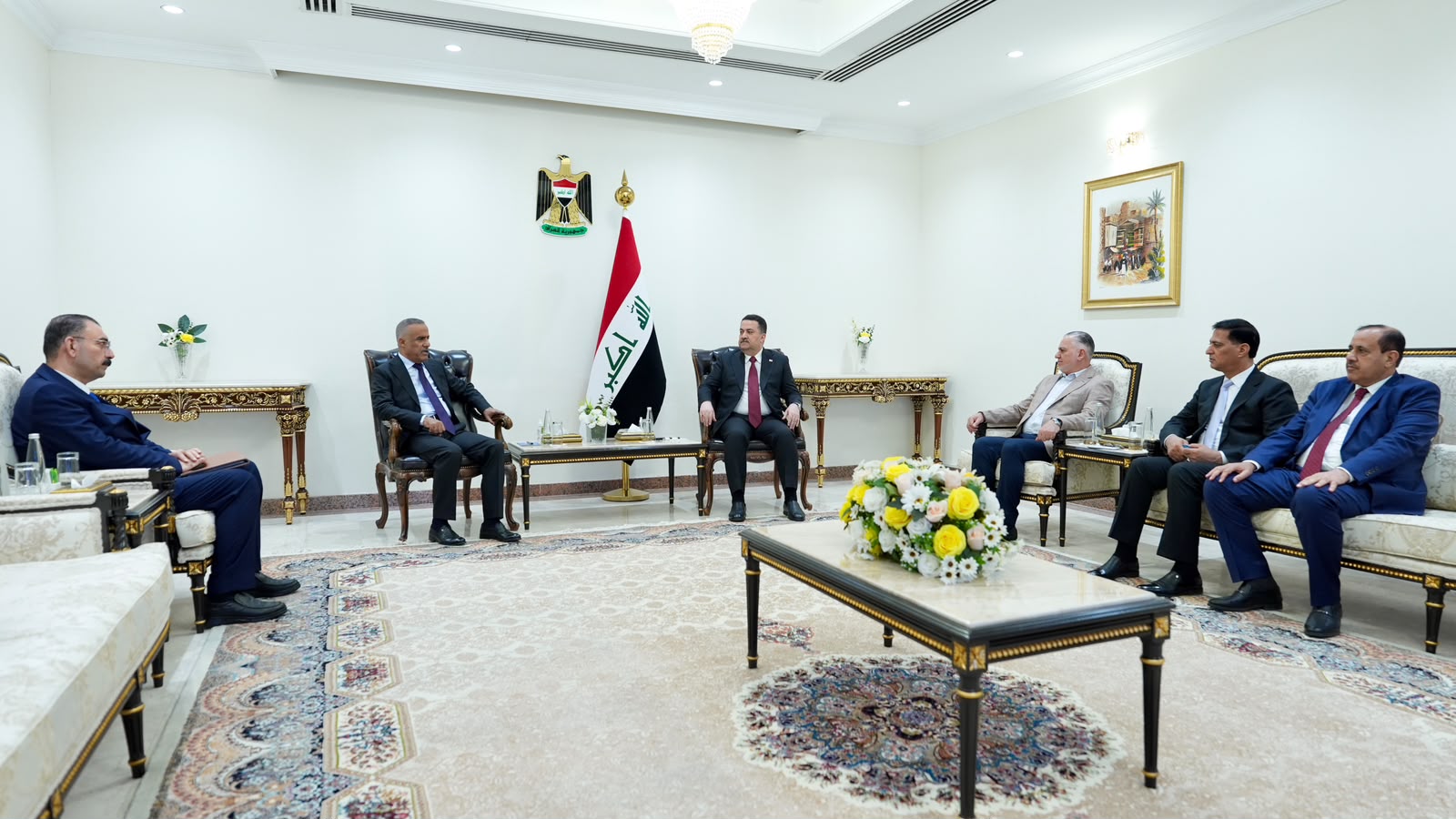 السوداني يستقبل وزير الدفاع ويبحث معه دعم المنظومة الأمنية والعسكرية