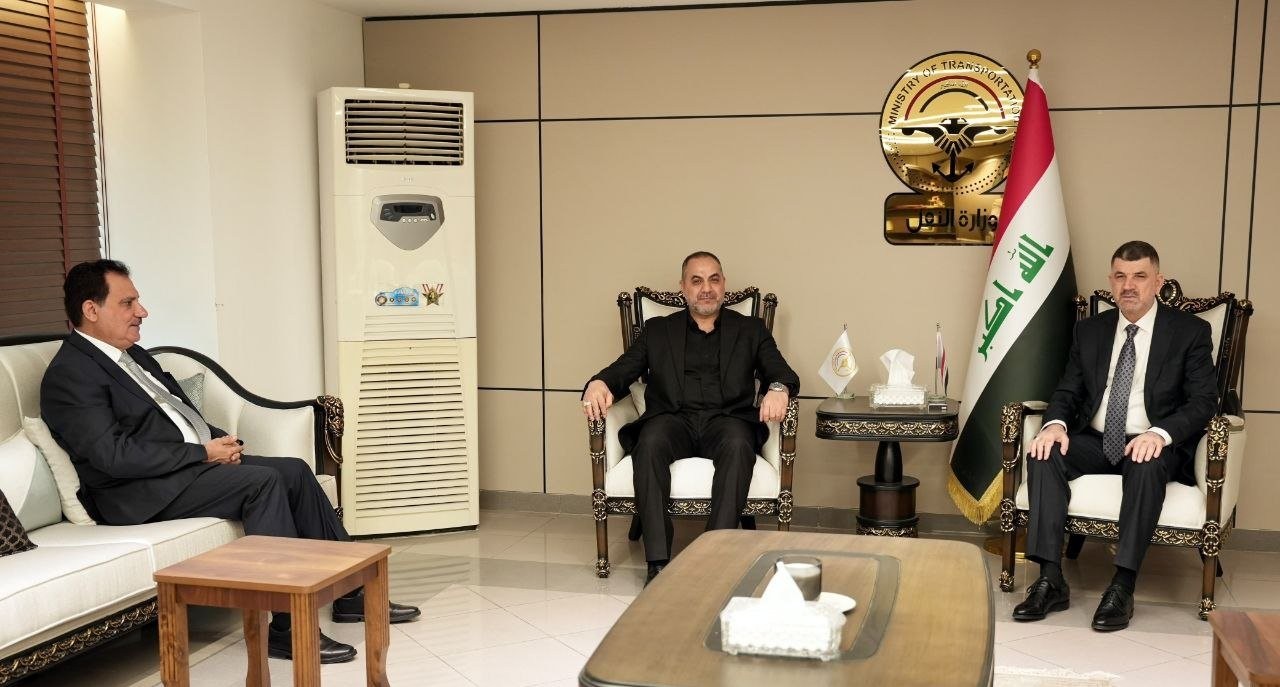 وزير النقل ورئيس مجلس محافظة ذي قار يبحثان إنجاز مطار الناصرية الدولي ومسارات طريق التنمية